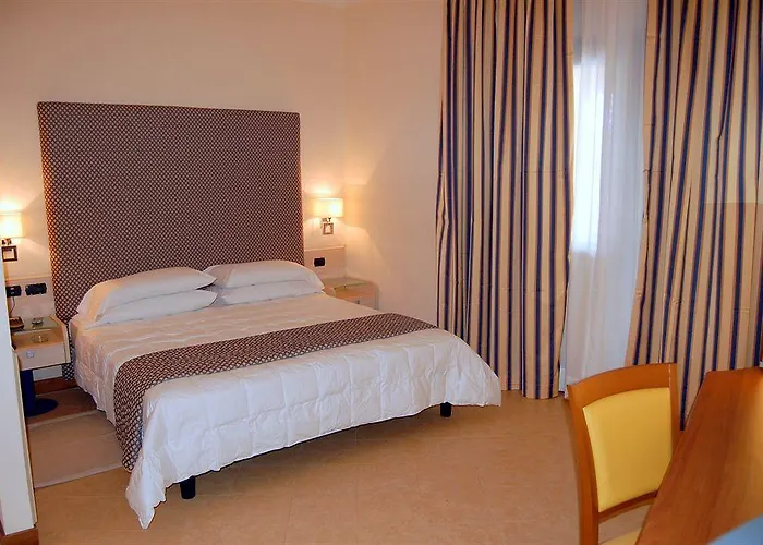 Lido Degli Aranci 酒店 4*