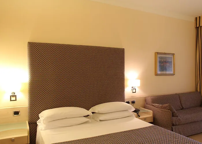 Lido Degli Aranci 酒店 维博瓦伦蒂亚